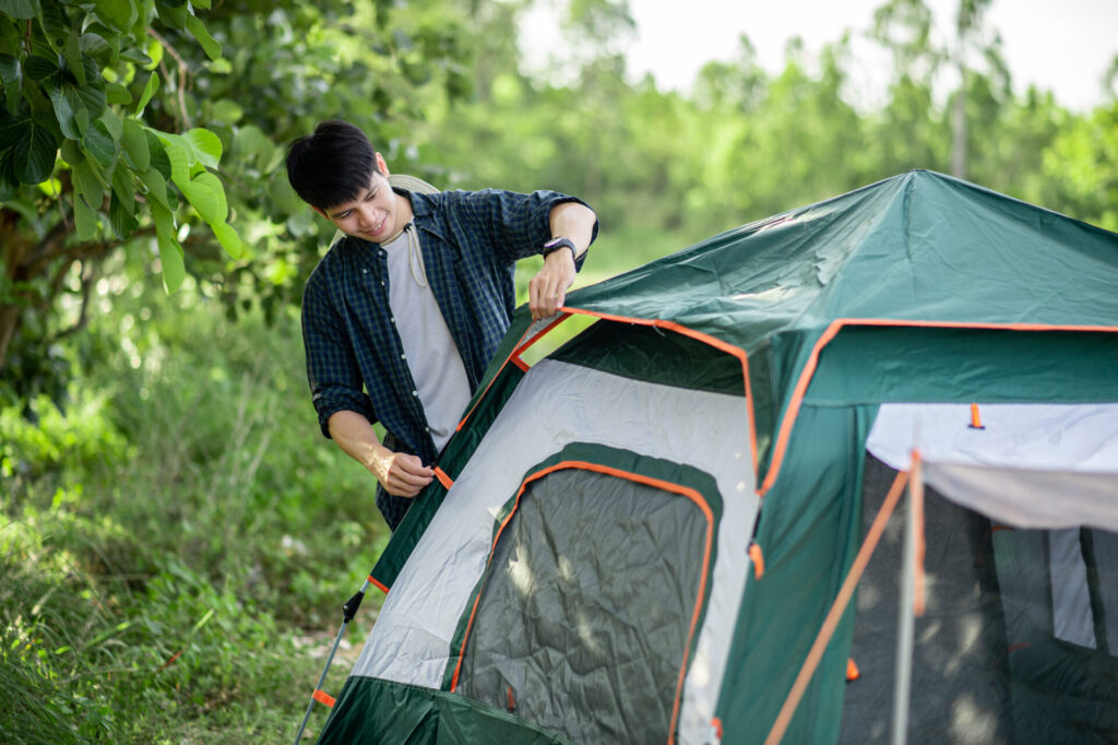 pros and cons of camping in rainy weather