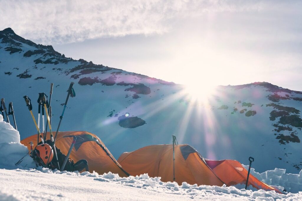 how to keep a tent warm without electricity