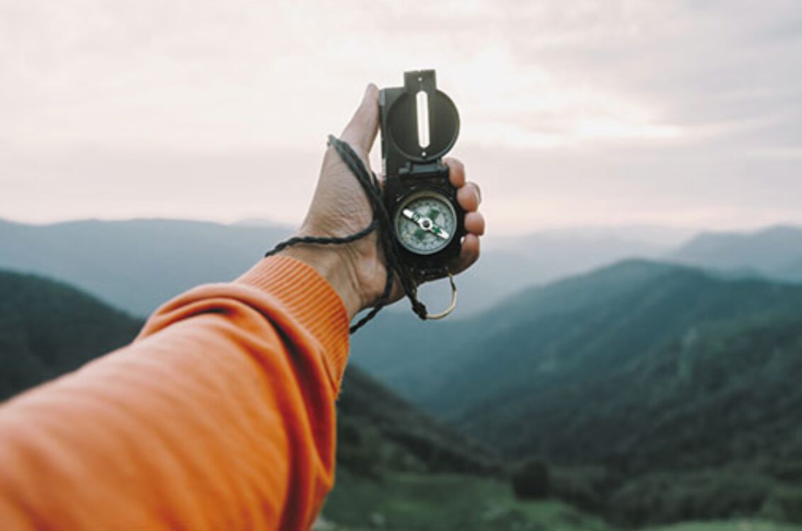 How to Use Compass: A Guide for Outdoor Enthusiasts